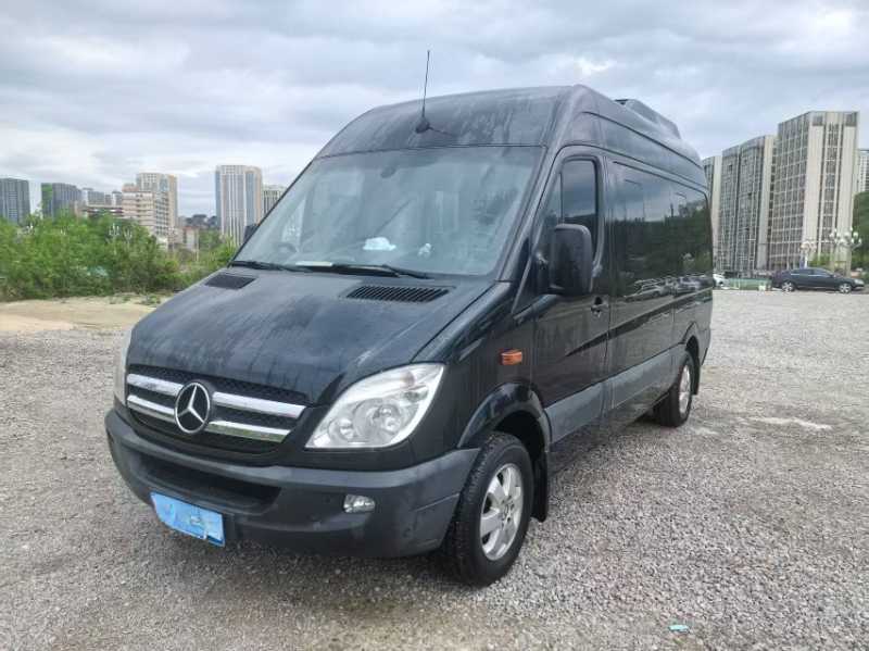 2017年1月 非营运9座蓝牌小型奔驰凌特商务车