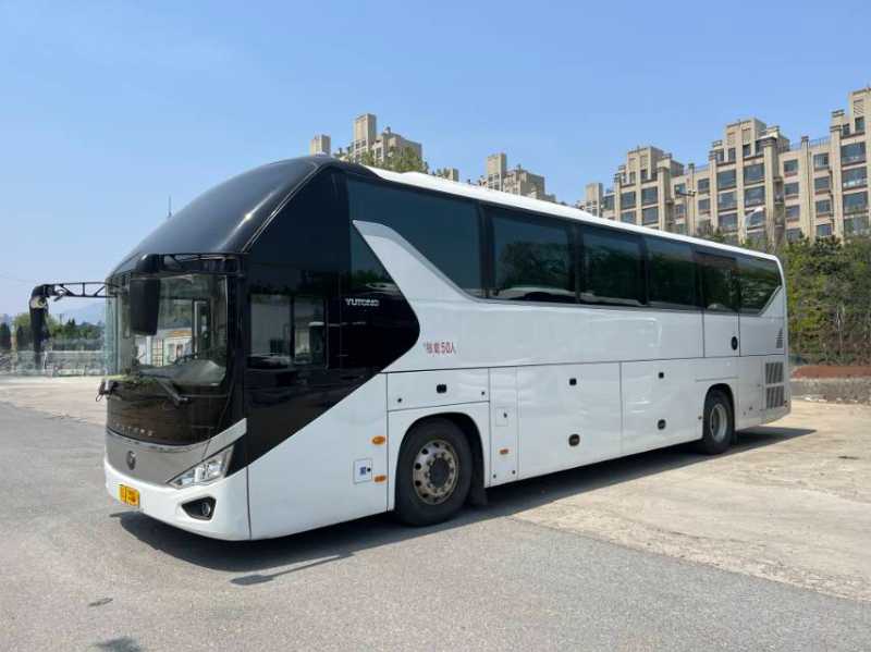 2021年9月上牌东北配国六50座锅炉暖气中空玻璃宇通6120旅游车