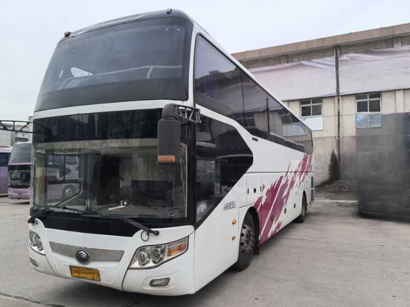 2015年11月上牌12米一层半55座后开门宇通6126营运车