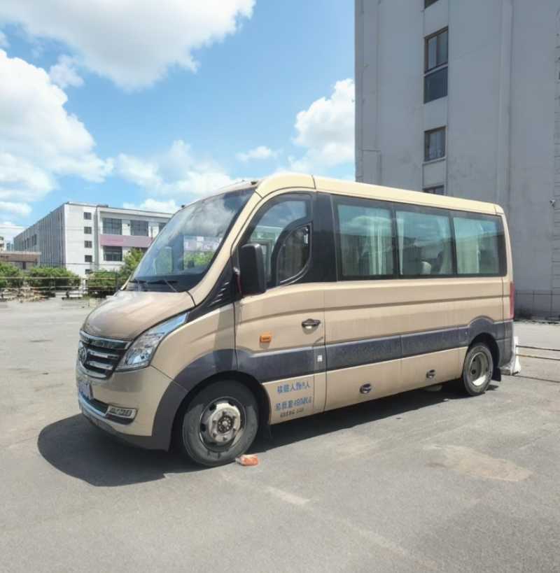 2020年10月 东北配国五9座宇通CL6小型蓝牌车