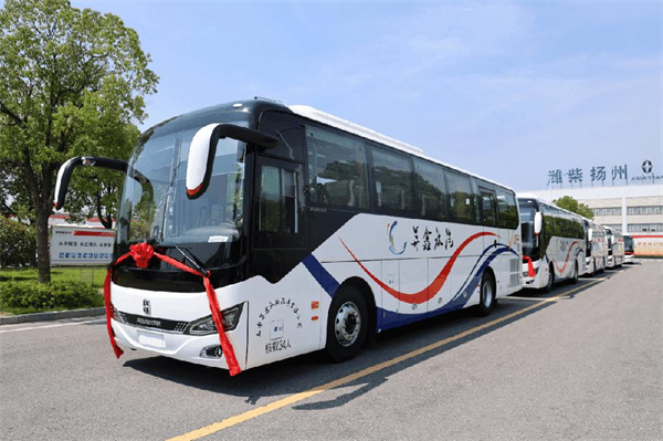 亚星X11又赴云南！昇鑫添置“大沙发”旅游车