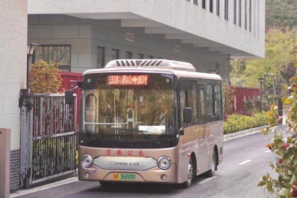 安凯G60E纯电公交驶入淳安 打通绿色出行 “末梢神经”