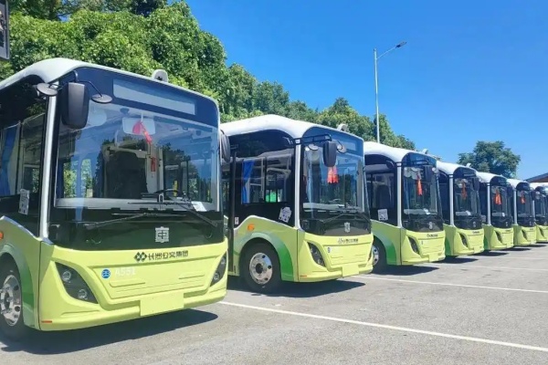 “宝宝巴士”来袭:152台6米绿色纯电公交穿越长沙大街小巷