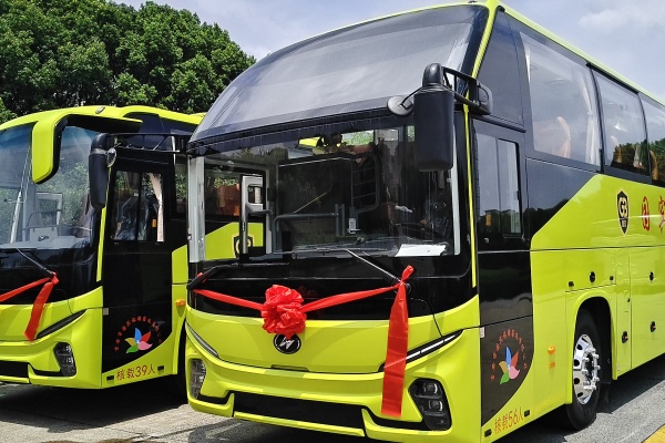 “国宾车队”焕新颜！苏州金龙新V系定制座驾助力吉安旅运服务跃升