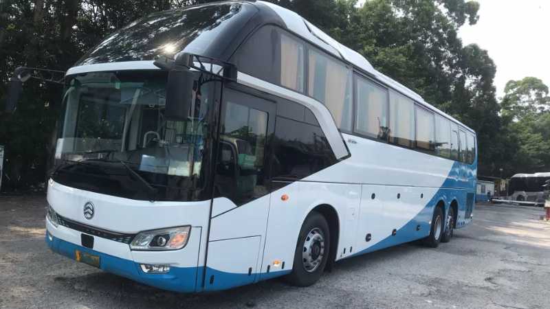 2023年上牌国六有公告56座后吊轮金旅6132气囊车