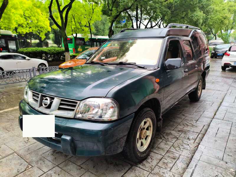 出售尼桑NP300小型普通客车