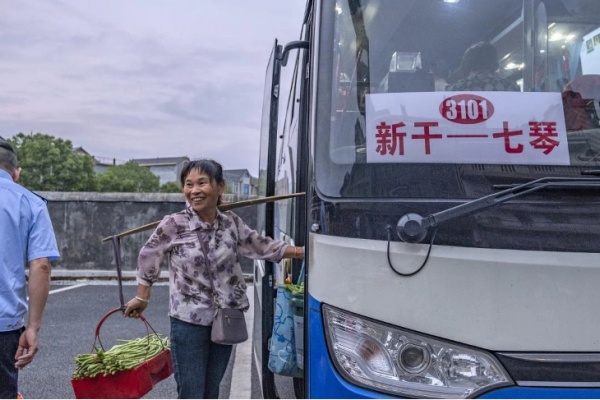 一元“菜农公交”:农民进城不再难