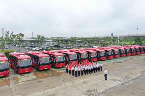 淮安公交：“幸福摆渡” 守护苏超