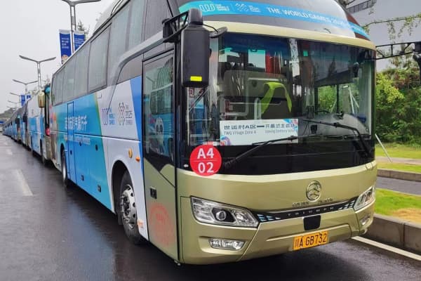 高标准接驳保障！130辆金旅客车承担2025成都世运会服务