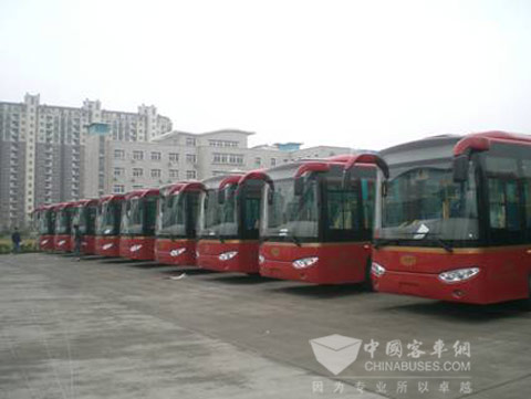 常隆YS6990NG新型的天然气公交车