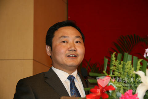 安凯客车汪先锋副总经理在颁奖典礼上发言