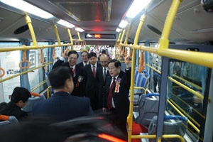 畅想智能交通 中通携混合动力公交入深