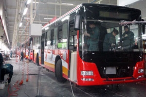 150台恒通客车本月上路助力重庆“大站快车”缓交通压力 