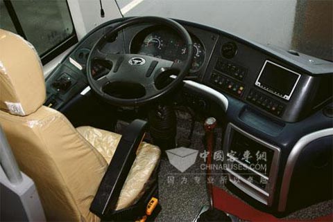 “风景”的驾驶席区域设计的非常宽敞