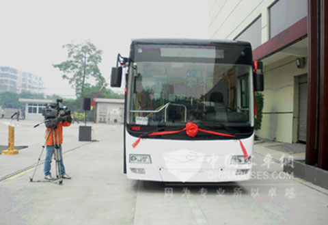 五洲龙FDG6111HEVG堪称新能源客车中的典范产品