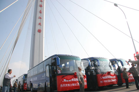 上海大桥雄姿与江南造船厂海格车队.