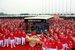 大金龙践行两会“低碳经济”