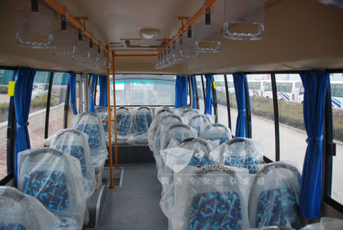 13台前置考斯特车型YTK6760A内饰座椅