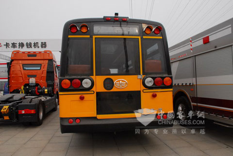 即将亮相北京车展的一汽校车