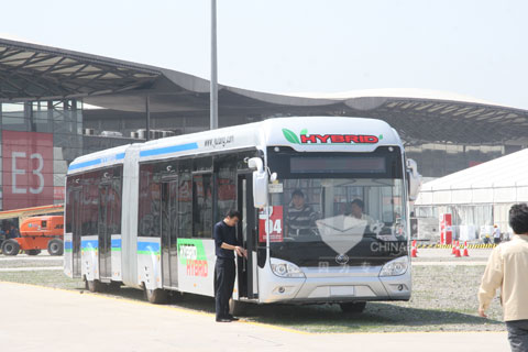 宇通18米双模混合动力公交车（电容电池）