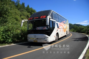 《生死时刻》全国首映   海格客车演绎青春赞歌