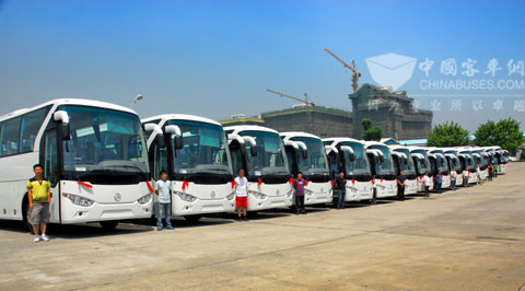 金旅35台豪华客车交付天津广通开泰旅游有限公司