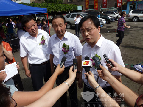 新疆中通客车交车仪式在乌市隆重举行
