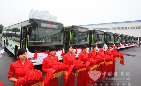重庆首批恒通新能源客车交付使用