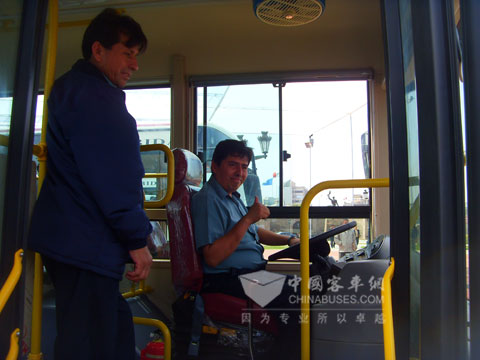 当地运输公司驾驶员试驾金旅