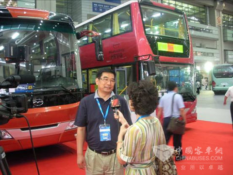 五洲龙公司副总经理成建忠接受采访