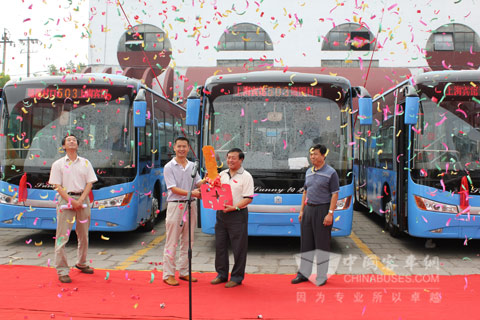 “绿色公交 服务新滨海”中通客车—塘沽LNG天然气公交发车仪式