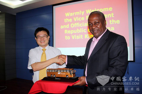 加纳副总统率团莅临大金龙考察