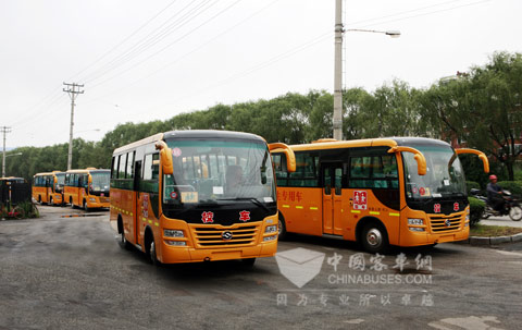 黄海中国式校车惠及彰武1.5万农村中小学生