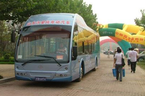 “沂星电动车”亮相德州 “世界太阳城大会”与临沂“临博会”