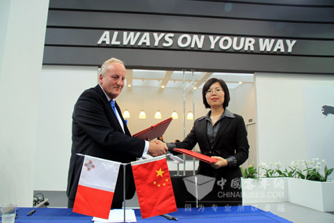 大金龙与欧洲顶级运输服务集团ARRIVA正式签署合作协议