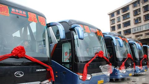 豪华商务车属厦门金龙系列-XMQ6129Y1高三级大客车