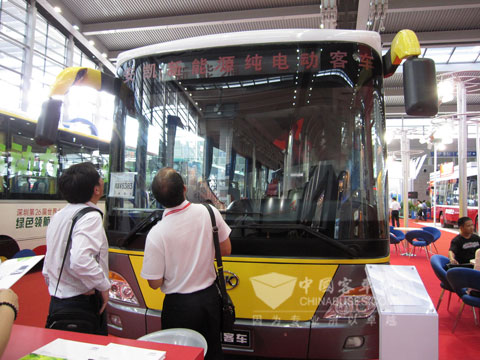 客户参观安凯纯电动大巴