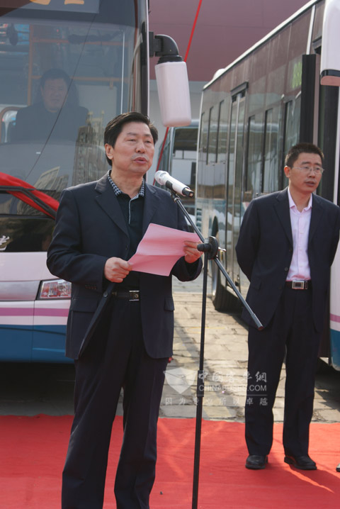 297台中通客车服务青岛公交项目首批发车