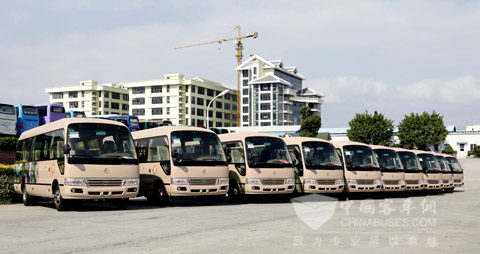 40辆金旅现代底盘考斯特整装待发