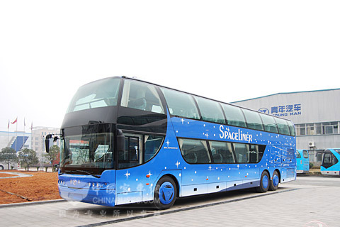 青年双层客车荣获2010中国年度客车大奖