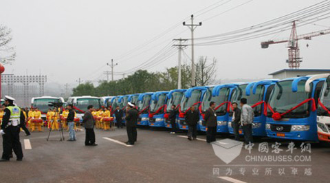 投入渝北区农村客运运营的恒通6米中巴车