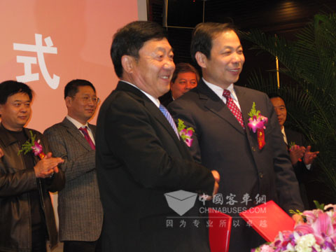 南车株洲所联手曙光股份开拓新能源客车市场