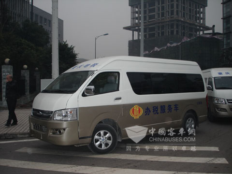 海格重庆办税服务车开赴一线