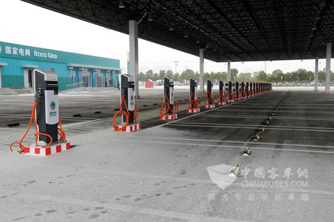 国家电网兴建的电动车充电桩