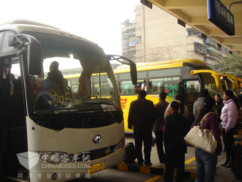 备战春运的海格客车