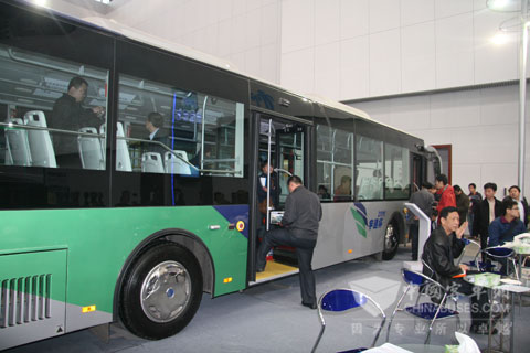 国内首款轻量化公交车宇通ZK6120HGQAA