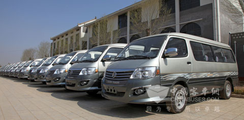 批量引进的金旅海狮将穿梭往来于景区内陡峭的山路上