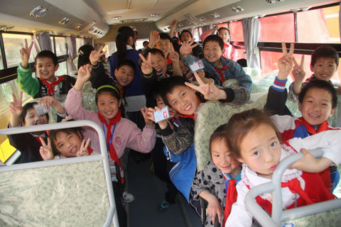 宇通“长鼻子”校车让孩子笑开怀