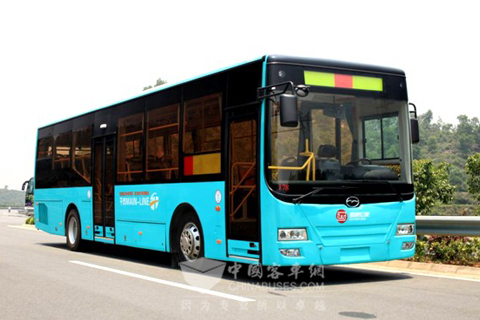 五洲龙的主导产品FDG6111HEVG2型混合动力城市客车