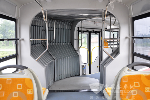 中通18米天然气BRT公交车铰接链